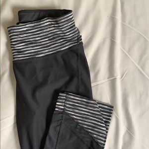 3 pairs of Capri leggings bundled
